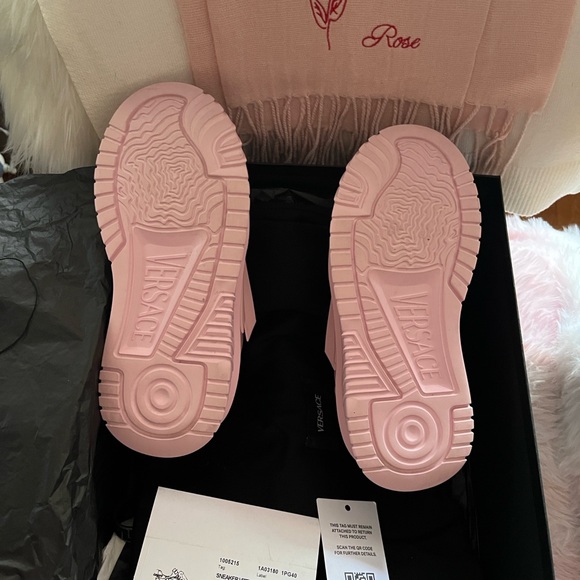 Versace Sneaker Vitello Nappato
Comes with original shoe box and dust bag - Picture 3 of 5